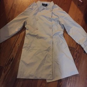 Outer edge trench coat